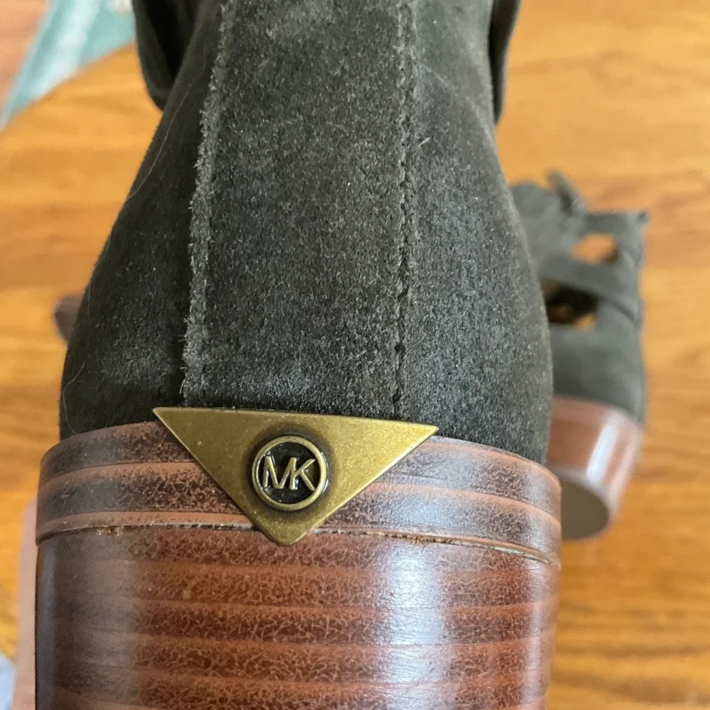 Michael Kors Western Boho Ankle Boots‎ Women 8M Olive Green Suede Buckle Cutout